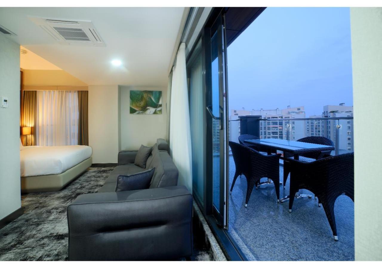 Tryp By Wyndham Topkapi Hotel